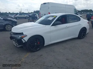 2019 Alfa Romeo Giulia with VIN ZARFAMAN8K7619535, listed as a IAAI auction lot 41467928 with 33,014 mi miles. Bid and sale history available at carsss.com. Image 17.