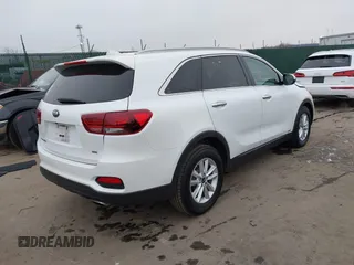 2019 Kia Sorento LX with VIN 5XYPGDA30KG548829, listed as a IAAI auction lot 41560273 with 72,923 mi miles. Bid and sale history available at carsss.com. Image 4.