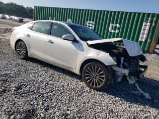 2017 Kia Cadenza Premium with VIN KNALC4J10H5043543, listed as a Copart auction lot 56414784 with 105,719 mi miles and Salvage Title. Bid and sale history available at carsss.com. Image 4.