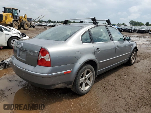 2004 Volkswagen Passat GLX with VIN WVWRH63B84P107858, listed as a Copart auction lot 62022524 with 141,500 mi miles and Salvage title. Bid and sale history available at DreamBid. Image 3.