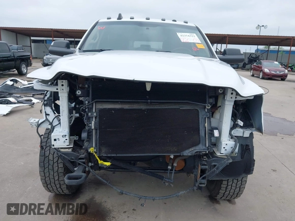 2019 Ram 2500 Tradesman with VIN 3C6UR5CJ3KG512575, listed as a IAAI auction lot 42354322 with 61,965 mi miles and . Bid and sale history available at DreamBid. Image 13.