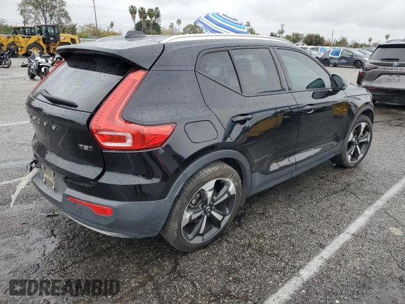 2020 Volvo XC40 Momentum with VIN YV4162UK6L2275372, listed as a Copart auction lot 49431345 with 61,151 mi miles and Salvage Title. Bid and sale history available at DreamBid. Image 3.