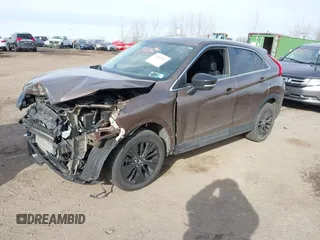 2018 Mitsubishi Eclipse Cross LE z VIN JA4AT4AA2JZ061576, wystawiony jako IAAI lot #41565617 z przebiegiem 28 488 mil mil oraz . Historia ofert i sprzedaży dostępna na DreamBid. Obrazek 17.