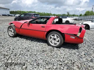 1988 Chevrolet Corvette z VIN 1G1YY2186J5112195, wystawiony jako Copart lot #55990205 z przebiegiem Nie podano mil oraz Szkoda całkowita • Salvage title. Historia ofert i sprzedaży dostępna na DreamBid. Obrazek 2.