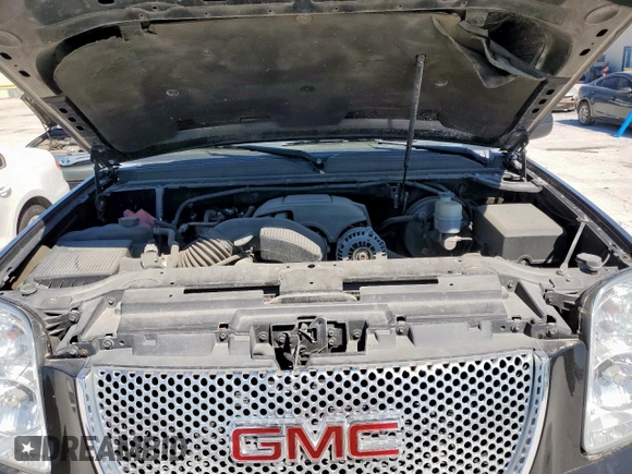 2014 GMC Yukon Denali with VIN 1GKS2EEF2ER173989, listed as a Copart auction lot 50185925 with 176,586 mi miles and Clean Title. Bid and sale history available at carsss.com. Image 12.