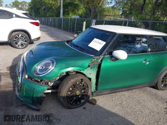 2022 MINI Hardtop Cooper SE with VIN WMW13DJ04N2S26388, listed as a IAAI auction lot 42123462 with 23,129 mi miles and . Bid and sale history available at DreamBid. Image 6.