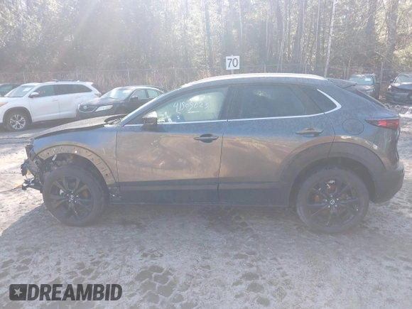 2025 Mazda CX-30 S Select Sport z VIN 3MVDMBBM4SM752011, wystawiony jako IAAI lot #41505023 z przebiegiem 1 601 mil mil oraz . Historia ofert i sprzedaży dostępna na DreamBid. Obrazek 15.