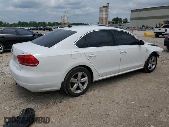 2013 Volkswagen Passat SE z VIN 1VWBH7A36DC086841, wystawiony jako Copart lot #60202355 z przebiegiem 147 359 mil mil oraz Szkoda całkowita • Salvage title. Historia ofert i sprzedaży dostępna na DreamBid. Obrazek 3.