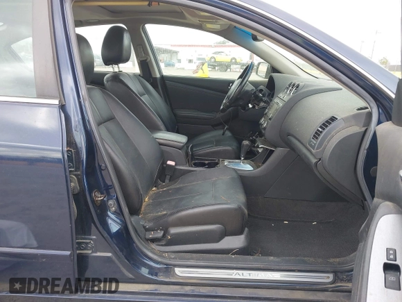 2010 Nissan Altima 2.5 S with VIN 1N4AL2AP2AN547381, listed as a IAAI auction lot 42135963 with 206,369 mi miles. Bid and sale history available at carsss.com. Image 5.