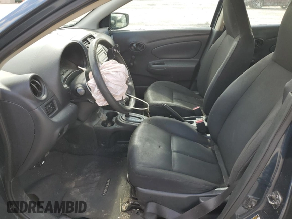 2017 Nissan Versa SV z VIN 3N1CN7AP3HL870121, wystawiony jako Copart lot #57653475 z przebiegiem 164 078 mil mil oraz Szkoda całkowita • Salvage title. Historia ofert i sprzedaży dostępna na DreamBid. Obrazek 7.