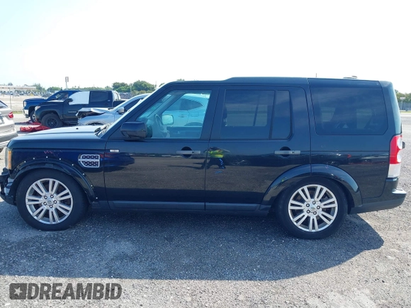 2010 Land Rover LR4 Lux z VIN SALAK2D44AA532072, wystawiony jako IAAI lot #37238544 z przebiegiem 118 089 mil mil oraz . Historia ofert i sprzedaży dostępna na DreamBid. Obrazek 14.