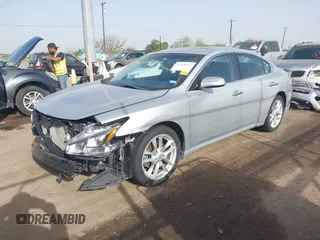 2011 Nissan Maxima SV z VIN 1N4AA5AP9BC855880, wystawiony jako IAAI lot #41698022 z przebiegiem 48 314 mil mil oraz . Historia ofert i sprzedaży dostępna na DreamBid. Obrazek 18.