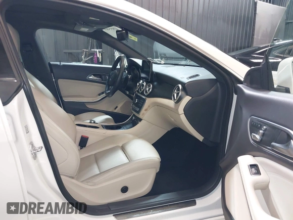 2018 Mercedes-Benz CLA 250 с VIN WDDSJ4GB0JN523159, выставлен на аукционе IAAI как лот 42055000 с пробегом 53 496 миль миль и . История ставок и продаж доступна на DreamBid. Изображение 5.