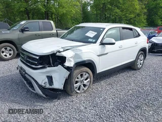 2020 Volkswagen Atlas S z VIN 1V2GC2CAXLC202612, wystawiony jako IAAI lot #42364811 z przebiegiem 73 957 mil mil oraz . Historia ofert i sprzedaży dostępna na DreamBid. Obrazek 17.