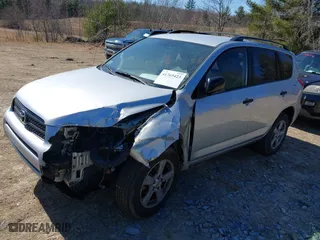 2007 Toyota RAV4 with VIN JTMZD33V175061438, listed as a IAAI auction lot 41769423 with 152,674 mi miles. Bid and sale history available at carsss.com. Image 2.