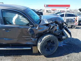 2014 Toyota Tacoma with VIN 5TFLU4EN1EX108137, listed as a IAAI auction lot 41691253 with 119,820 mi miles. Bid and sale history available at carsss.com. Image 17.