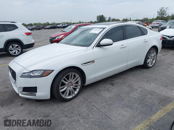 2017 Jaguar XF 35t Prestige with VIN SAJBE4BV2HCY48435, listed as a IAAI auction lot 41652369 with 63,424 mi miles. Bid and sale history available at carsss.com. Image 17.