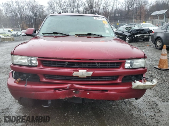 2005 Chevrolet Suburban LS with VIN 3GNFK16Z15G262541, listed as a Copart auction lot 82998944 with 0 mi miles and Salvage Title. Bid and sale history available at carsss.com. Image 5.