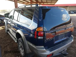 2001 Mitsubishi Montero Sport LS with VIN JA4MT31H71P007335, listed as a IAAI auction lot 41465825 with 258,707 mi miles. Bid and sale history available at carsss.com. Image 3.