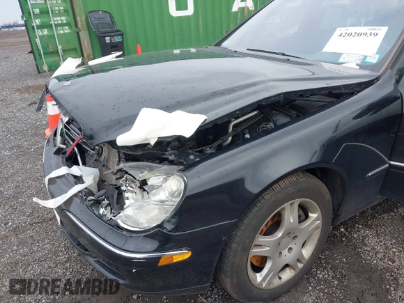 2005 Mercedes-Benz S-Class 5.0L with VIN WDBNG84J15A455944, listed as a IAAI auction lot 42020939 with 111,672 mi miles. Bid and sale history available at carsss.com. Image 13.