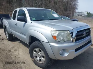 2007 Toyota Tacoma with VIN 5TEUU42N87Z469546, listed as a IAAI auction lot 41941837 with 129,207 mi miles and . Bid and sale history available at DreamBid. Image 1.