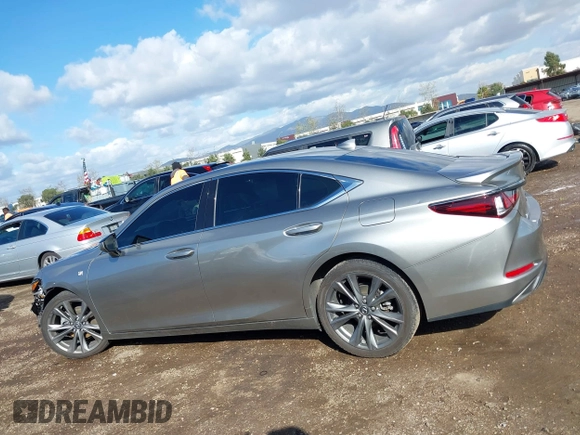 2019 Lexus ES with VIN 58ABZ1B17KU030705, listed as a IAAI auction lot 41754152 with 41,069 mi miles. Bid and sale history available at carsss.com. Image 14.