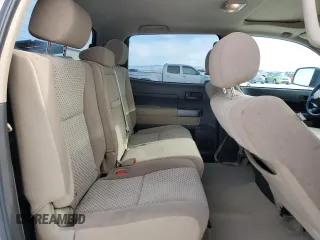 2010 Toyota Tundra z VIN 5TFDY5F10AX121045, wystawiony jako Copart lot #89210955 z przebiegiem 84 063 mil mil oraz Czysty tytuł • Clean title. Historia ofert i sprzedaży dostępna na DreamBid. Obrazek 10.