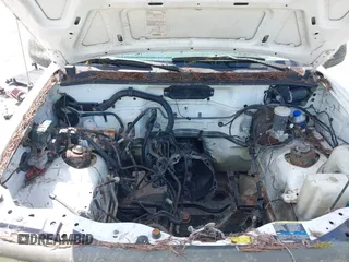 2002 Chevrolet Tracker z VIN 2CNBJ13C726919100, wystawiony jako IAAI lot #42309454 z przebiegiem Nie podano mil oraz . Historia ofert i sprzedaży dostępna na DreamBid. Obrazek 10.