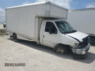 2009 Ford Econoline Cargo z VIN 1FDXE45S89DA10861, wystawiony jako Copart lot #50713435 z przebiegiem 209 070 mil mil oraz Szkoda całkowita • Salvage title. Historia ofert i sprzedaży dostępna na DreamBid. Obrazek 4.