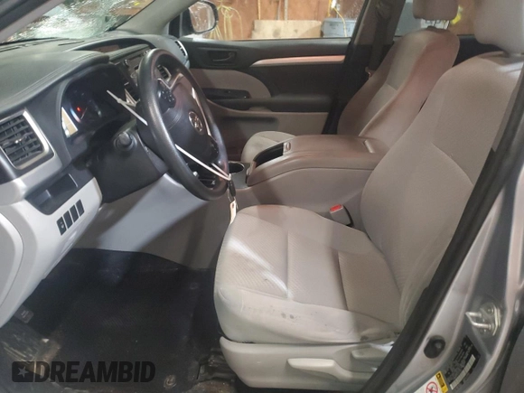 2015 Toyota Highlander LE z VIN 5TDBKRFHXFS217825, wystawiony jako Copart lot #57860765 z przebiegiem 221 930 mil mil oraz Szkoda całkowita • Salvage title. Historia ofert i sprzedaży dostępna na DreamBid. Obrazek 7.