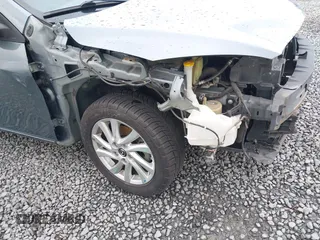 2013 Mazda 3 i Touring with VIN JM1BL1LP4D1728290, listed as a IAAI auction lot 40857960 with 136,248 mi miles and . Bid and sale history available at carsss.com. Image 6.