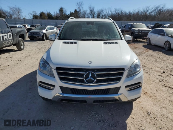 2015 Mercedes-Benz M 350 z VIN 4JGDA5HB8FA581991, wystawiony jako Copart lot #47315135 z przebiegiem 155 792 mil mil oraz Szkoda całkowita • Salvage title. Historia ofert i sprzedaży dostępna na DreamBid. Obrazek 5.