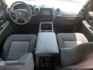 2003 Ford Expedition Special Service z VIN 1FMRU15W13LA27494, wystawiony jako Copart lot #58026365 z przebiegiem 230 893 mil mil oraz Szkoda całkowita • Salvage title. Historia ofert i sprzedaży dostępna na DreamBid. Obrazek 8.