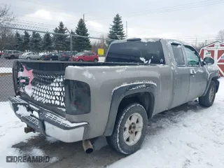 2009 Chevrolet Silverado 1500 LT w/1LT with VIN 2GCEK190691107726, listed as a IAAI auction lot 41402678 with 199,346 mi miles. Bid and sale history available at carsss.com. Image 4.