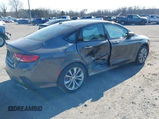 2015 Chrysler 200 S with VIN 1C3CCCDG6FN727592, listed as a IAAI auction lot 41769446 with 27,542 mi miles. Bid and sale history available at carsss.com. Image 4.