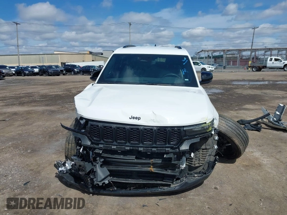 2023 Jeep Grand Cherokee Laredo z VIN 1C4RJHAG9PC640845, wystawiony jako IAAI lot #41991471 z przebiegiem 48 653 mil mil oraz . Historia ofert i sprzedaży dostępna na DreamBid. Obrazek 13.