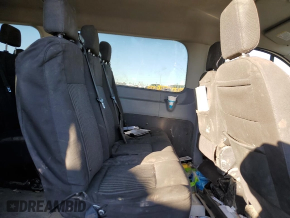 2018 Ford Transit Passenger XL z VIN 1FBZX2YGXJKA96195, wystawiony jako Copart lot #43571525 z przebiegiem 133 661 mil mil oraz Czysty tytuł • Clean title. Historia ofert i sprzedaży dostępna na DreamBid. Obrazek 11.