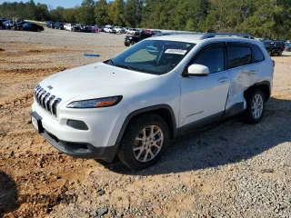2017 Jeep Cherokee Latitude with VIN 1C4PJMCS0HW646146, listed as a Copart auction lot 48038485 with 73,992 mi miles and Salvage Title. Bid and sale history available at carsss.com. Image 1.