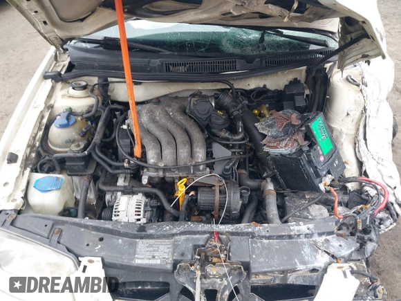 2000 Volkswagen Jetta z VIN 3VWSC29M4YM115496, wystawiony jako IAAI lot #41912780 z przebiegiem 200 439 mil mil oraz . Historia ofert i sprzedaży dostępna na DreamBid. Obrazek 10.