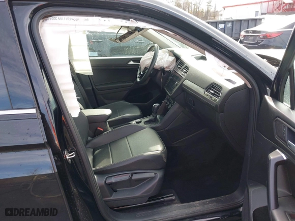 2021 Volkswagen Tiguan SE with VIN 3VV2B7AX7MM050891, listed as a IAAI auction lot 41519674 with 43,318 mi miles. Bid and sale history available at carsss.com. Image 5.