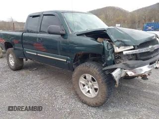 2004 Chevrolet Silverado 1500 LS with VIN 1GCEC19V54Z341512, listed as a IAAI auction lot 41930609 with 176,859 mi miles. Bid and sale history available at carsss.com. Image 1.