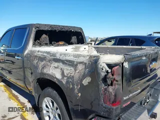 2024 Chevrolet Silverado 1500 LTZ with VIN 2GCUDGED0R1129626, listed as a IAAI auction lot 41243975 with 7,971 mi miles and . Bid and sale history available at DreamBid. Image 6.