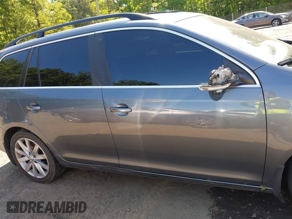2013 Volkswagen Jetta TDI w/Sunroof & Nav с VIN 3VWPL7AJ5DM683271, выставлен на аукционе IAAI как лот 42402242 с пробегом 160 313 миль миль и . История ставок и продаж доступна на DreamBid. Изображение 13.