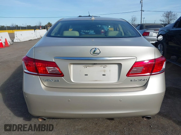 2010 Lexus ES 330 z VIN JTHBK1EG0A2392593, wystawiony jako IAAI lot #41604075 z przebiegiem 232 031 mil mil oraz . Historia ofert i sprzedaży dostępna na DreamBid. Obrazek 16.