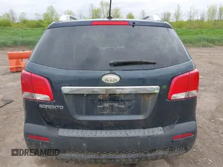 2013 Kia Sorento LX with VIN 5XYKTCA67DG405003, listed as a IAAI auction lot 42253887 with 197,093 mi miles and . Bid and sale history available at DreamBid. Image 17.