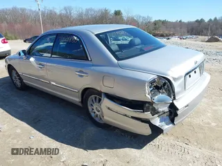 2005 Hyundai XG350 with VIN KMHFU45EX5A386126, listed as a IAAI auction lot 41929880 with 87,176 mi miles. Bid and sale history available at carsss.com. Image 3.
