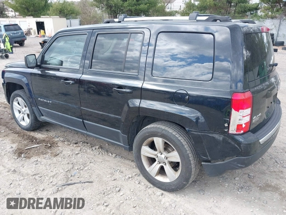 2014 Jeep Patriot Limited with VIN 1C4NJRCB2ED686692, listed as a IAAI auction lot 41922510 with 137,039 mi miles and . Bid and sale history available at DreamBid. Image 3.
