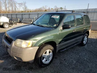 2001 Ford Escape XLS with VIN 1FMYU01161KA46822, listed as a Copart auction lot 48810055 with 253,402 mi miles and Salvage Title. Bid and sale history available at carsss.com. Image 1.