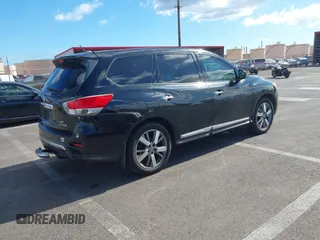 2014 Nissan Pathfinder SL with VIN 5N1AR2MM9EC639952, listed as a IAAI auction lot 42216892 with 140,253 mi miles. Bid and sale history available at carsss.com. Image 4.