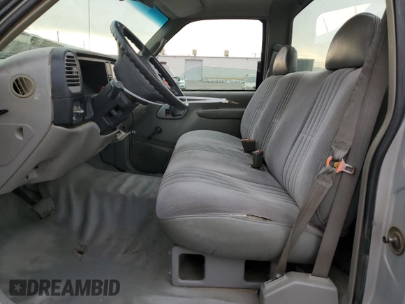 1995 GMC Sierra 3500 z VIN 1GTGC34K8SE549695, wystawiony jako Copart lot #86336644 z przebiegiem 258 439 mil mil oraz Szkoda całkowita • Salvage title. Historia ofert i sprzedaży dostępna na DreamBid. Obrazek 7.